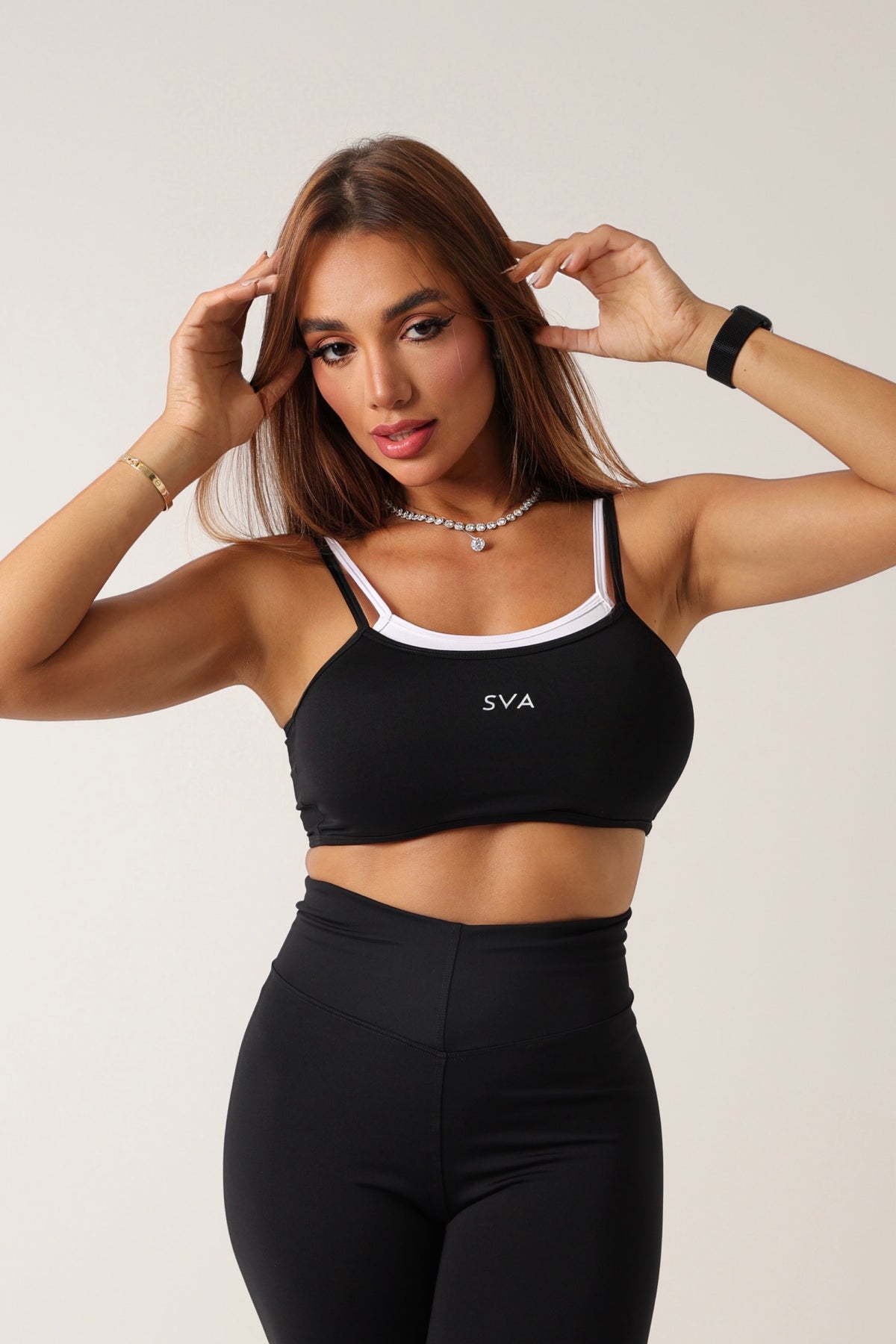 Cropped Cecília Preto com Branco - moda fitness SVA - look