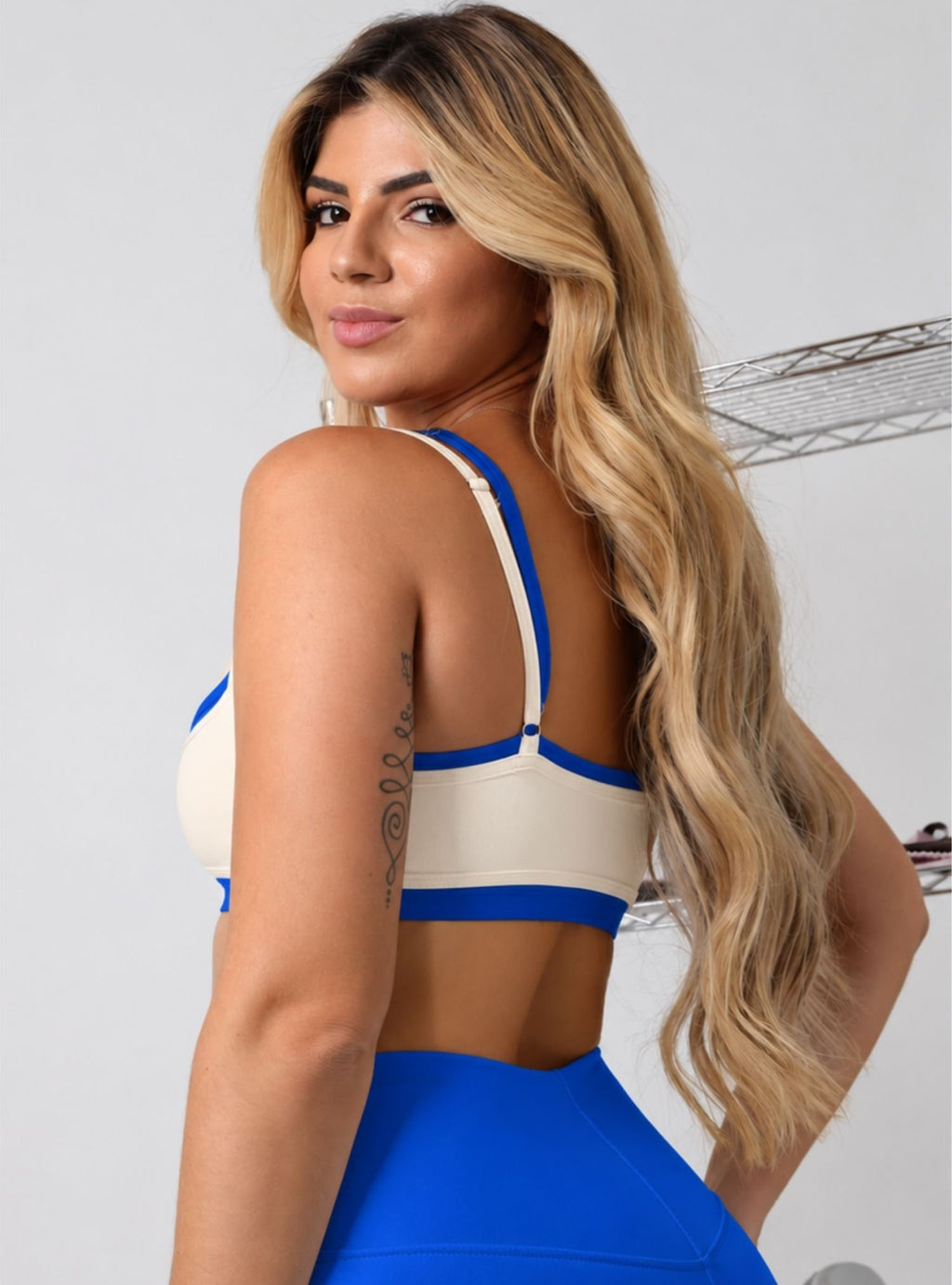 Creme com Azul Royal