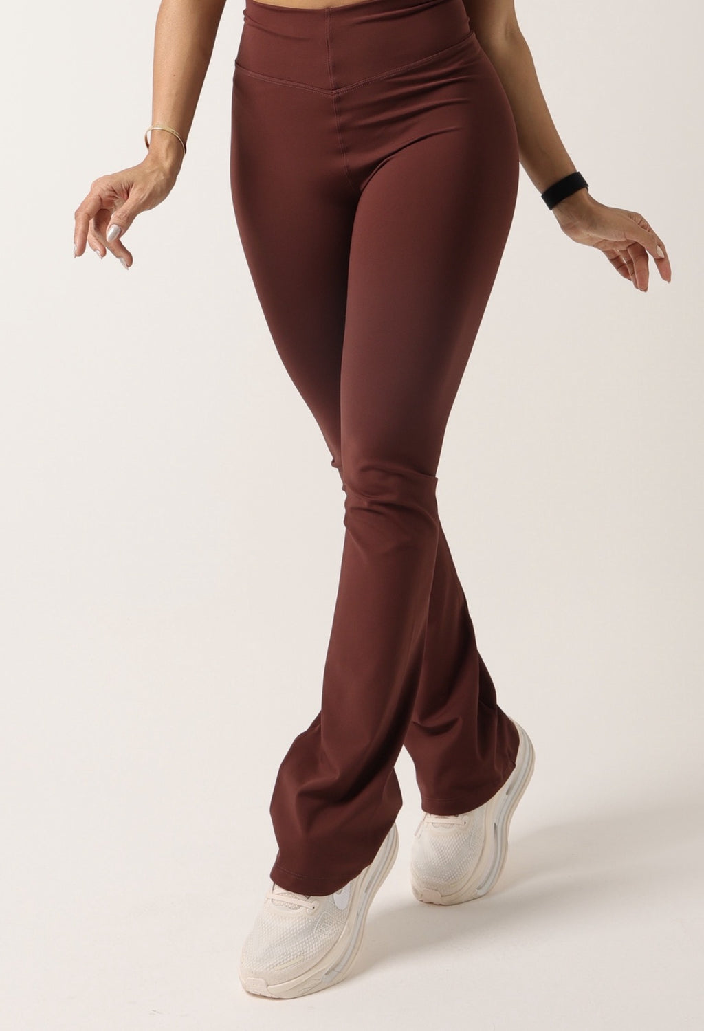 Legging Flare Basic Marrom Escuro - moda fitness SVA - look